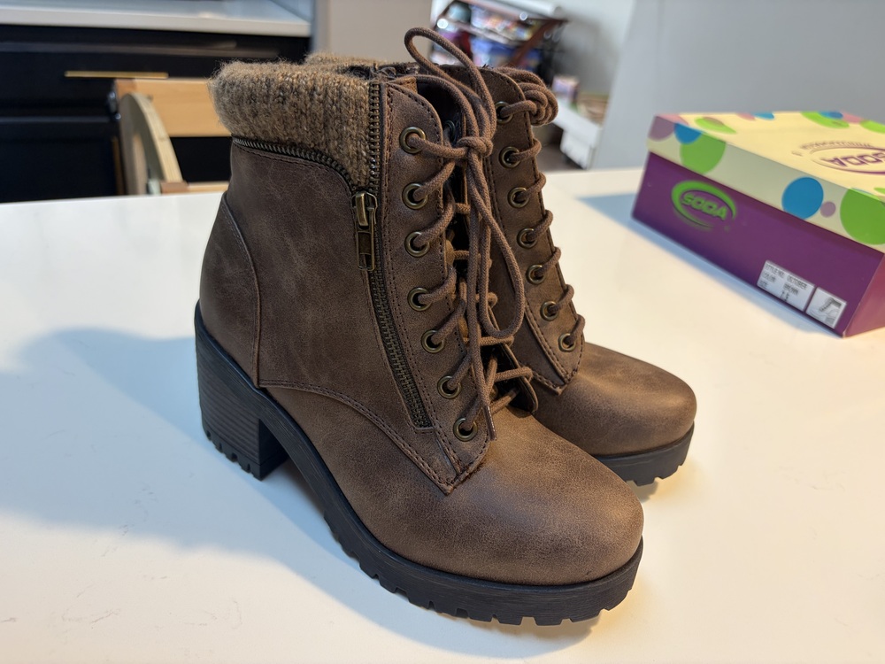 Soda October Women's Ankle Boots Brown Size 7.5 Lace Up Block Heel Lug Sole